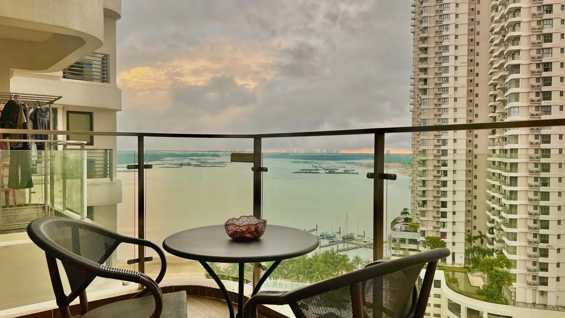 Country Garden Danga Bay Amberside By R9 Homestay Johor Bahru
